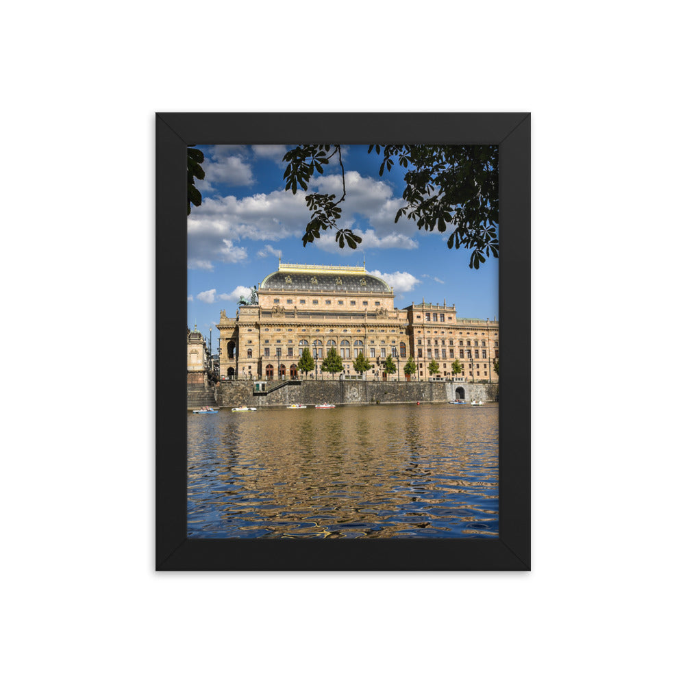 National Theater (Luster)